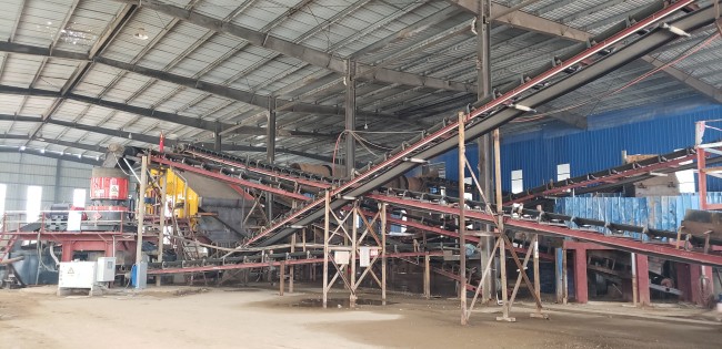 宜昌430圓錐破碎機鵝卵石制沙現(xiàn)場