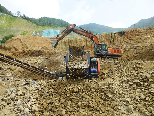 江西移動式泥石分離機現(xiàn)場