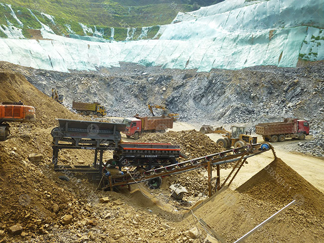 江西移動式泥石分離機現(xiàn)場